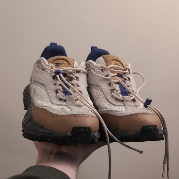 Reebok Zig Kinetica 2.5 Edge 'Chalk Wild Brown' - Picture 2 of 7